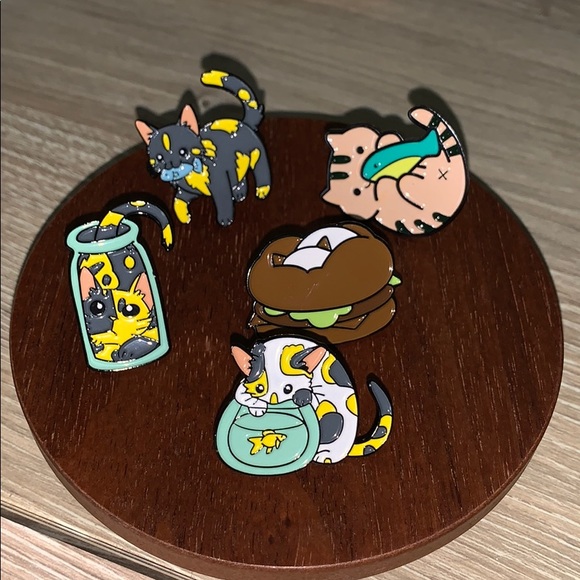Kitty Cat Pins ๐๐ฑ - Picture 2 of 13